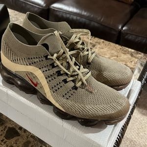 Nike Air Vapormax Beige/Tan in excellent condition